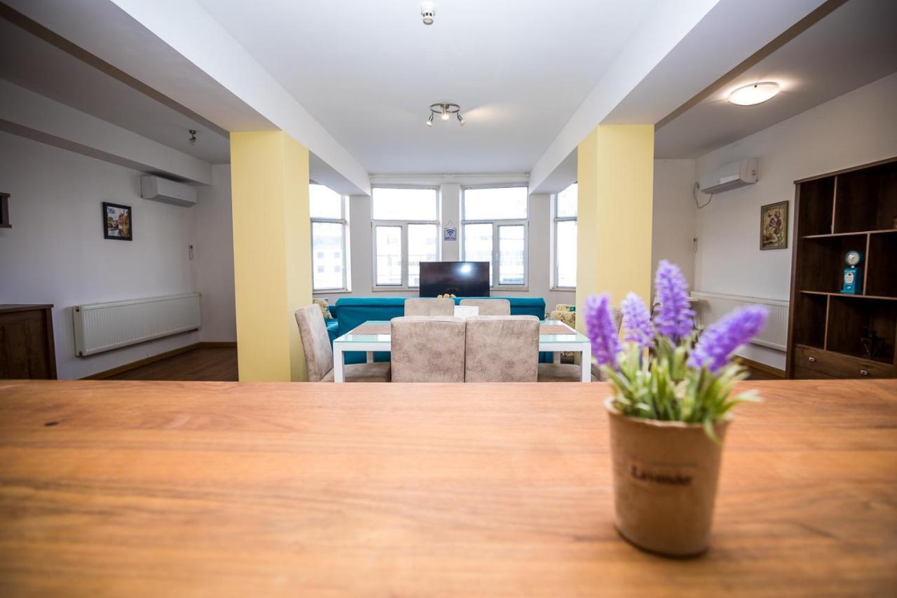 Old City Square Apartment Lovech Esterno foto