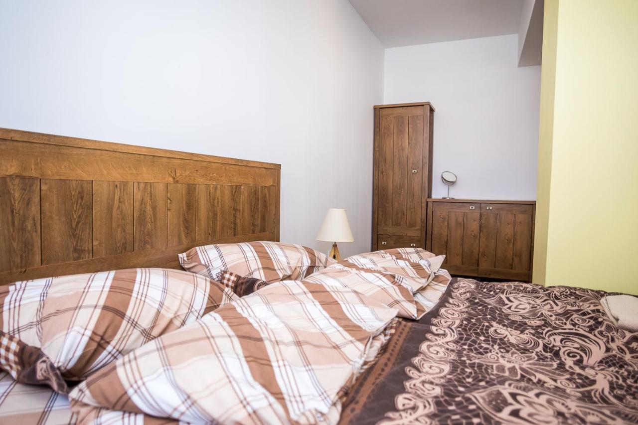 Old City Square Apartment Lovech Esterno foto