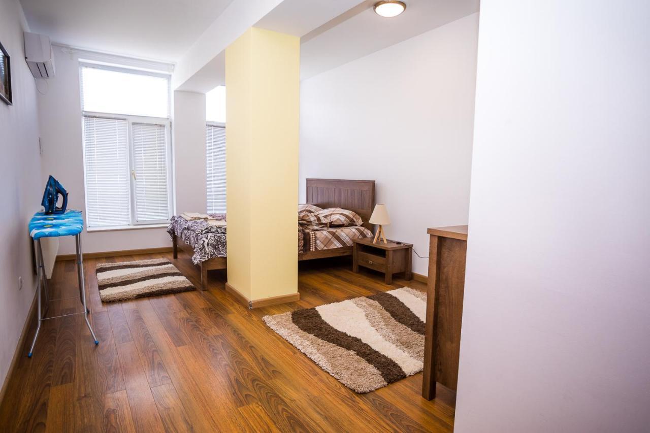 Old City Square Apartment Lovech Esterno foto