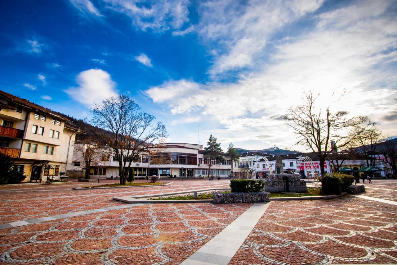 Old City Square Apartment Lovech Esterno foto