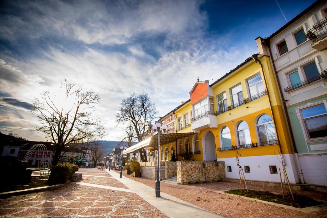 Old City Square Apartment Lovech Esterno foto